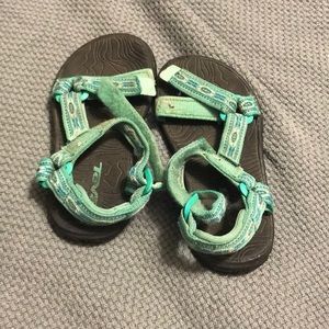 teva sandals child size guessing about 6